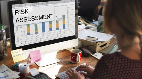 Armstrong - Blog - Evaluación de riesgos en RRHH: decisiones inteligentes