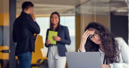 Armstrong - Blog - Microviolencias: Riesgo psicosocial que tu empresa está ignorando
