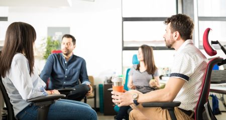 Armstrong - Blog - El entorno psicosocial en el trabajo: por qué ya no es un tema secundario para RRHH 